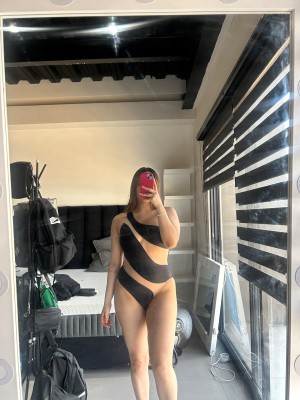 Anali Guajardo Photo #13