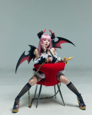 Luda Glamorous Photo #17