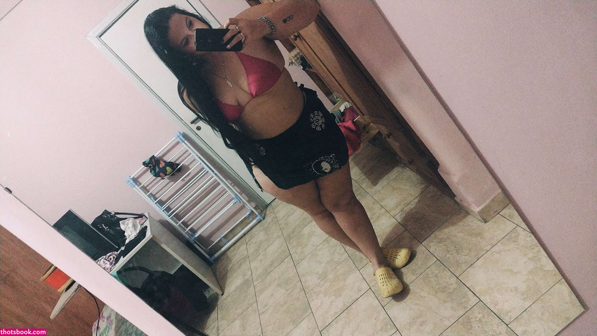 Valen Ferrari Photo #22