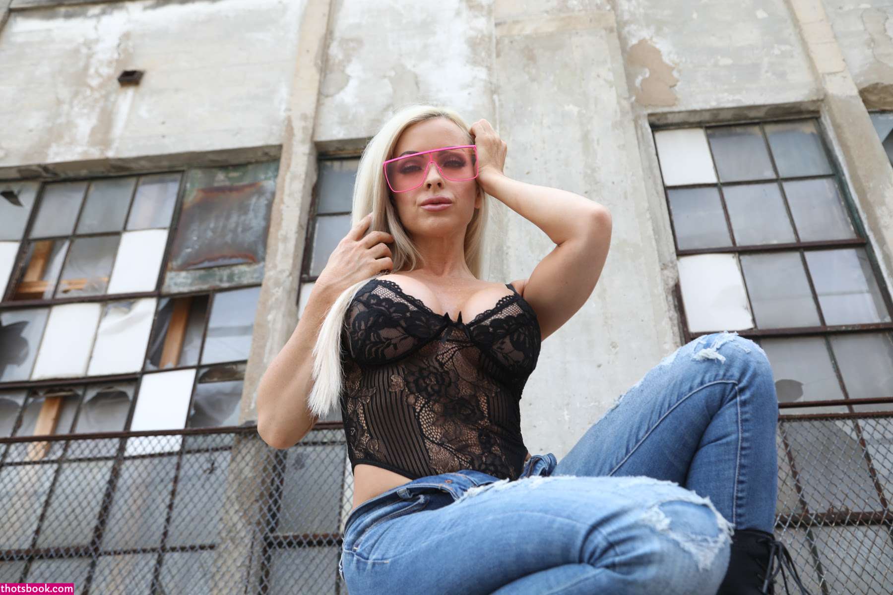 Gillianhughes Momshell Photo #8