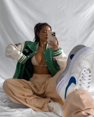 Jennifer Chong Photo #24