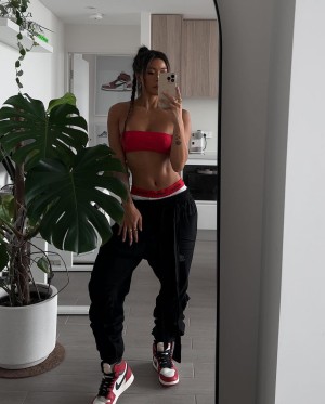 Jennifer Chong Photo #29