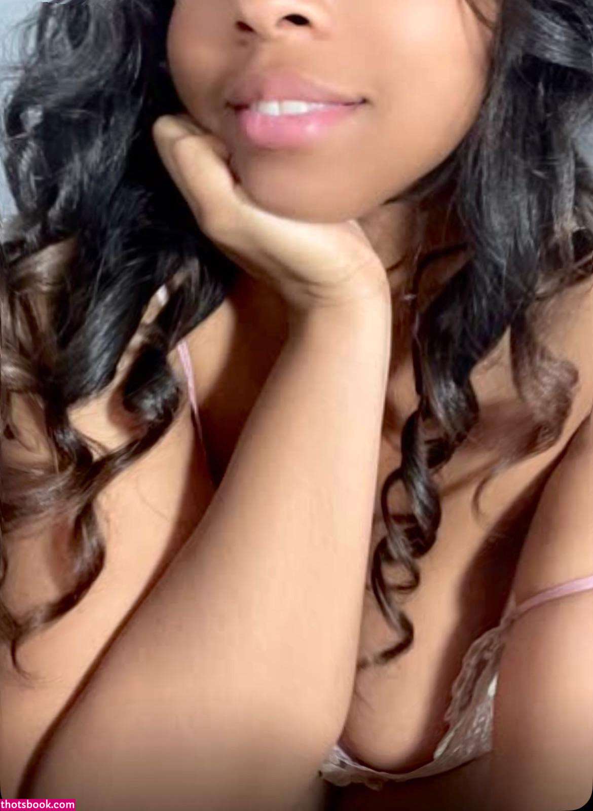 Kittenthatkries Photo #42