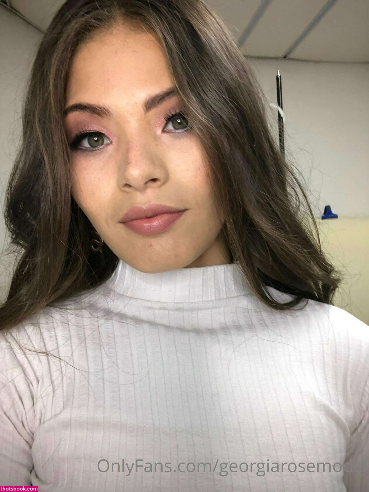 Alejandra Gomez Photo #3