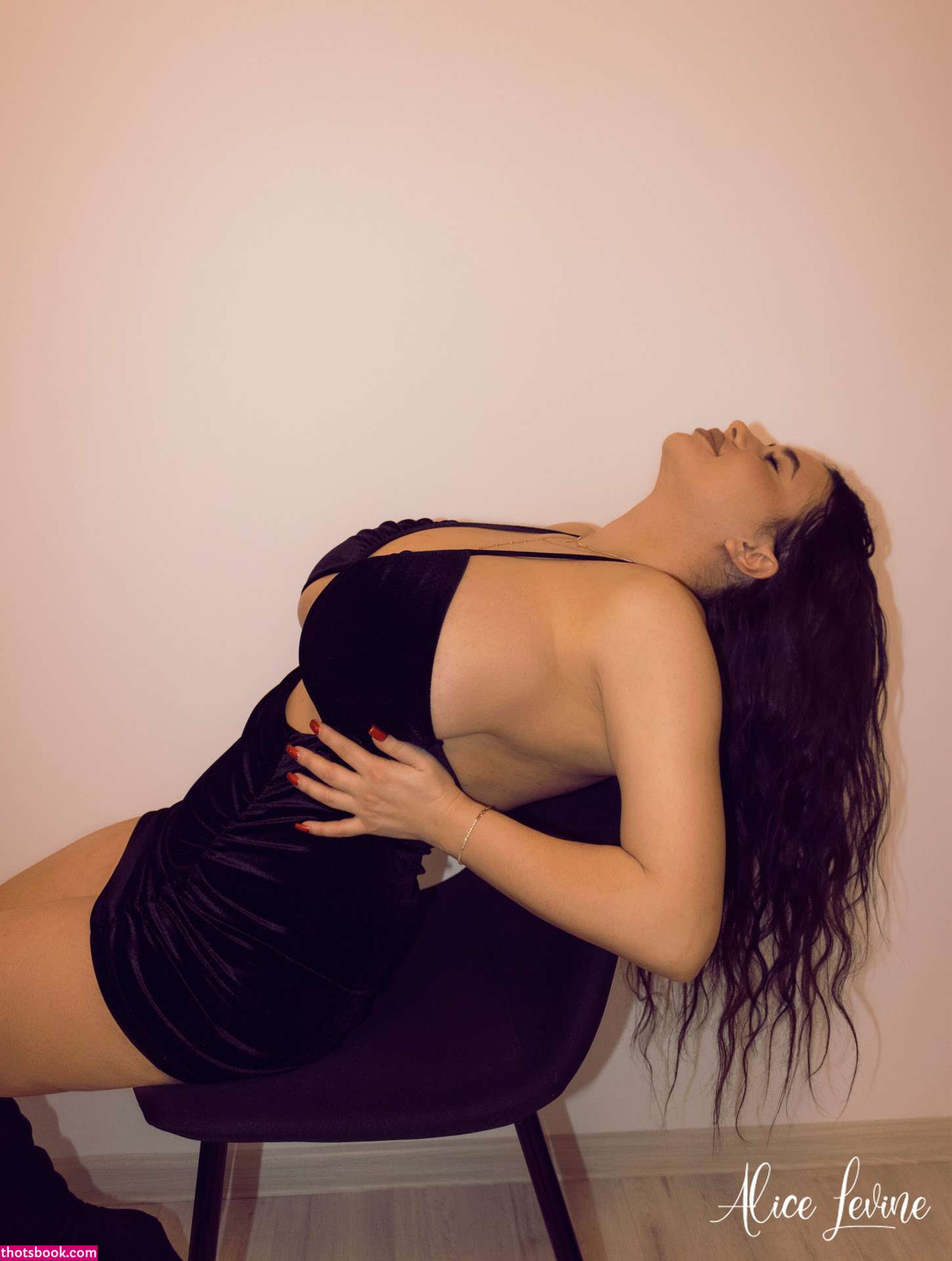 Alicelevine Photo #50