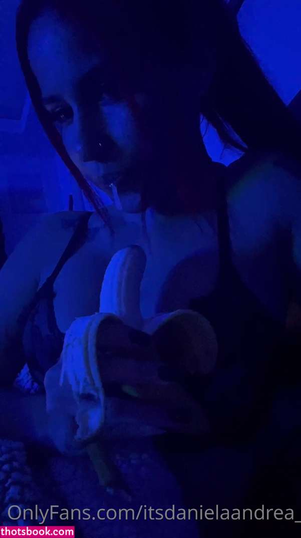 itsdanielaandrea Photo #10