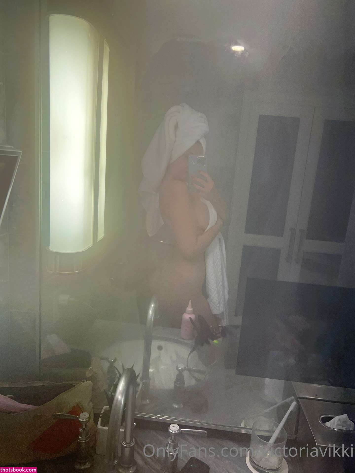 Victoria Larson Photo #11