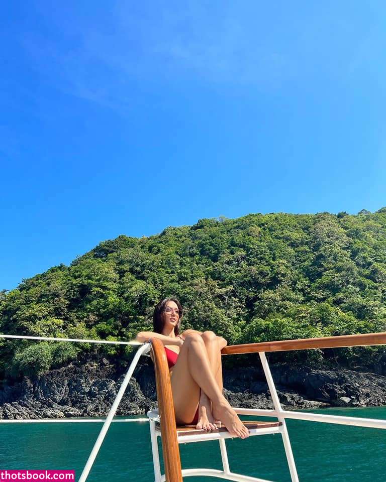 Amanda Obdam Photo #18