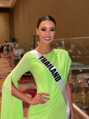 Amanda Obdam Photo #20