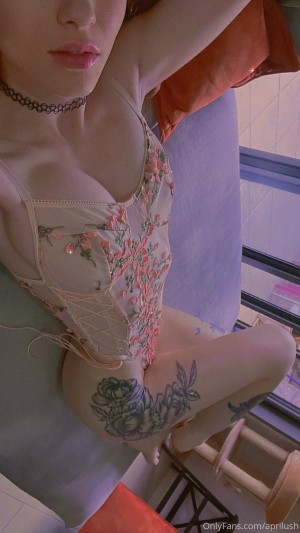 April Harel Photo #17