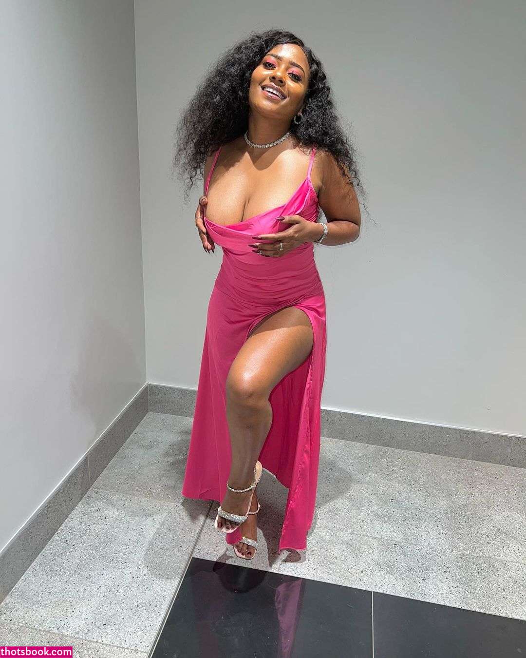 Bella Batista Photo #4