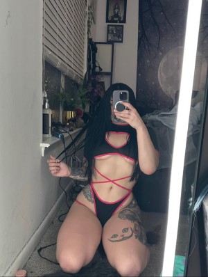 horrorwh0re Photo #8