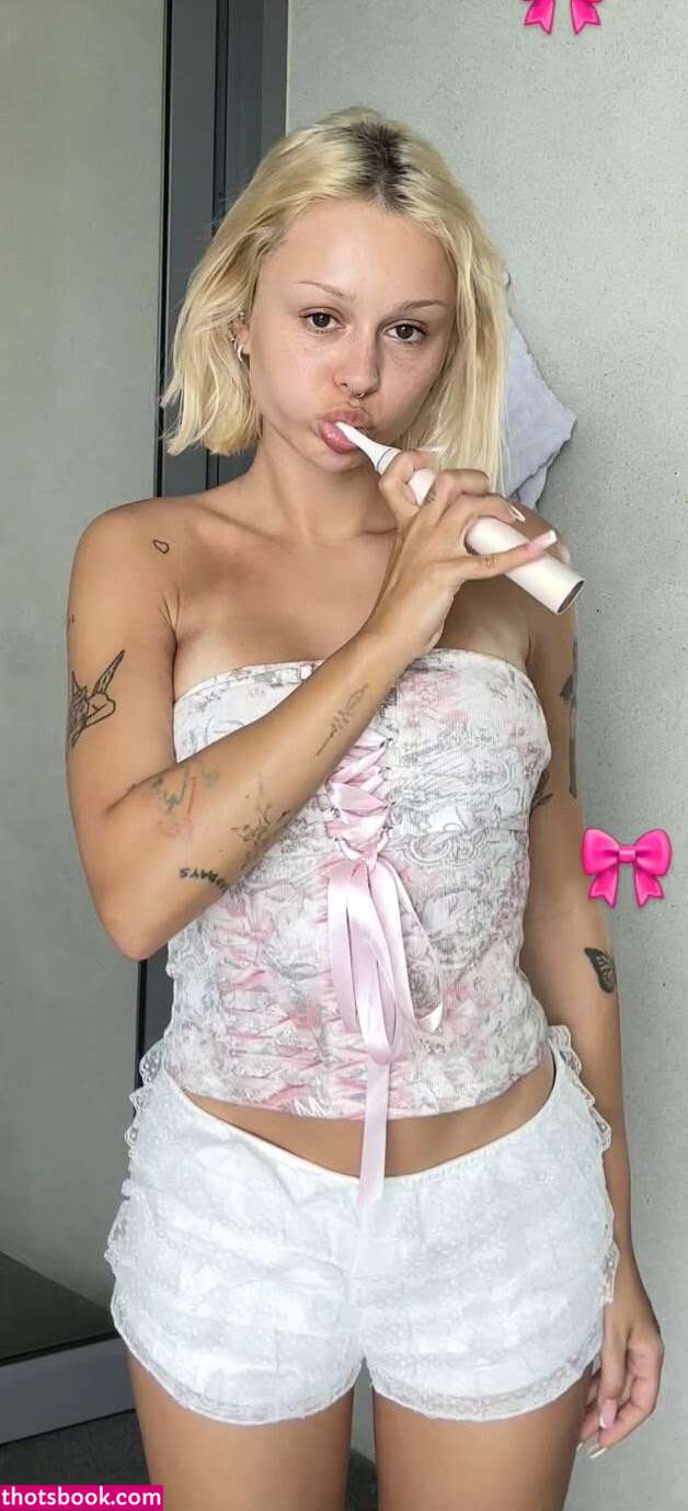 Lila Janowska Photo #36