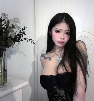 Veronica Lucifer Photo #7