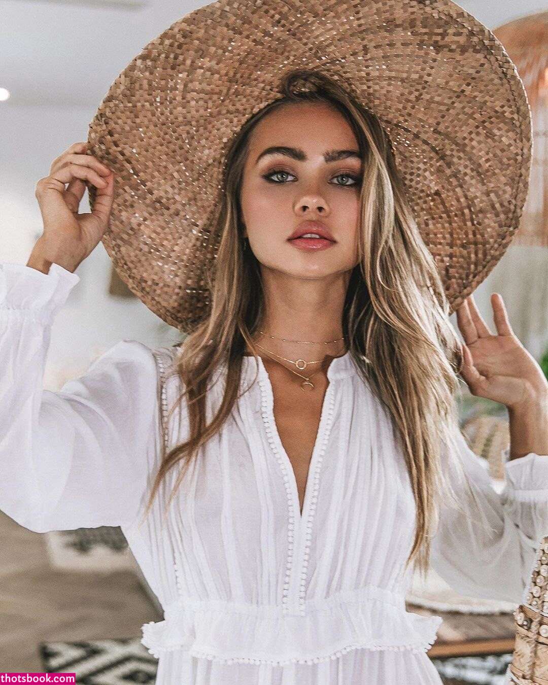 Alice Deren Photo #4