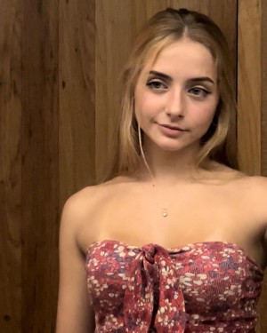 Julie Remoissenet Photo #4