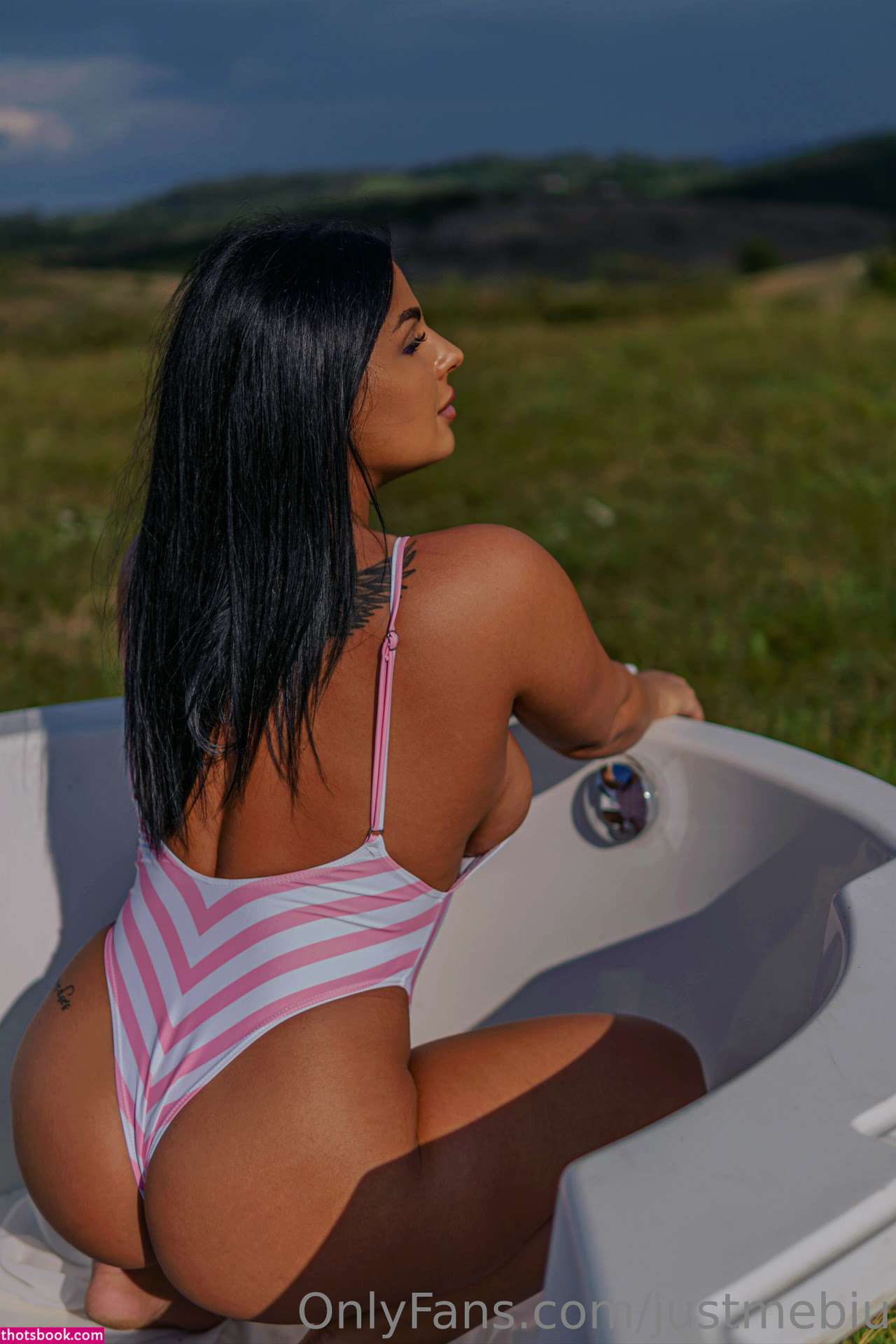 Georgiana Bianca Photo #24