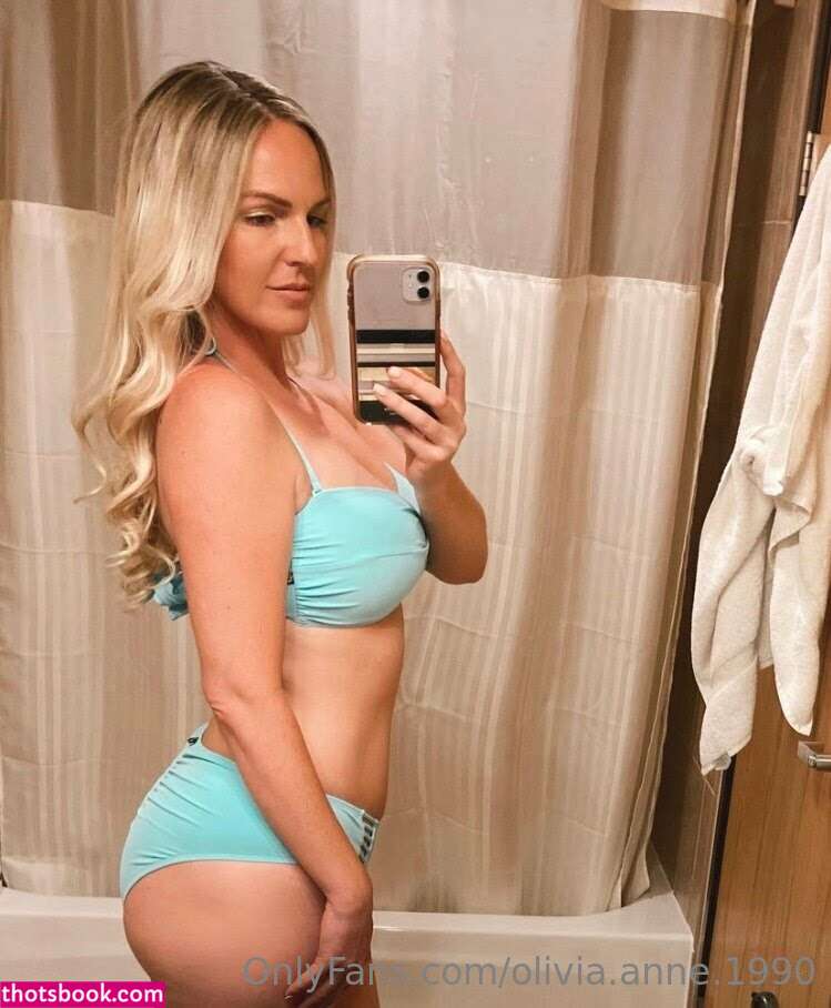 Olivia Anne 1990 Photo #1