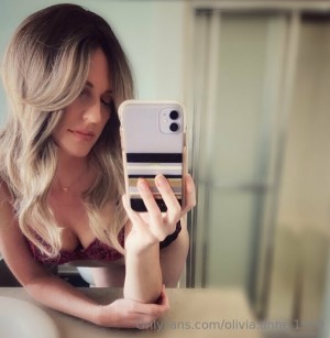 Olivia Anne 1990 Photo #2