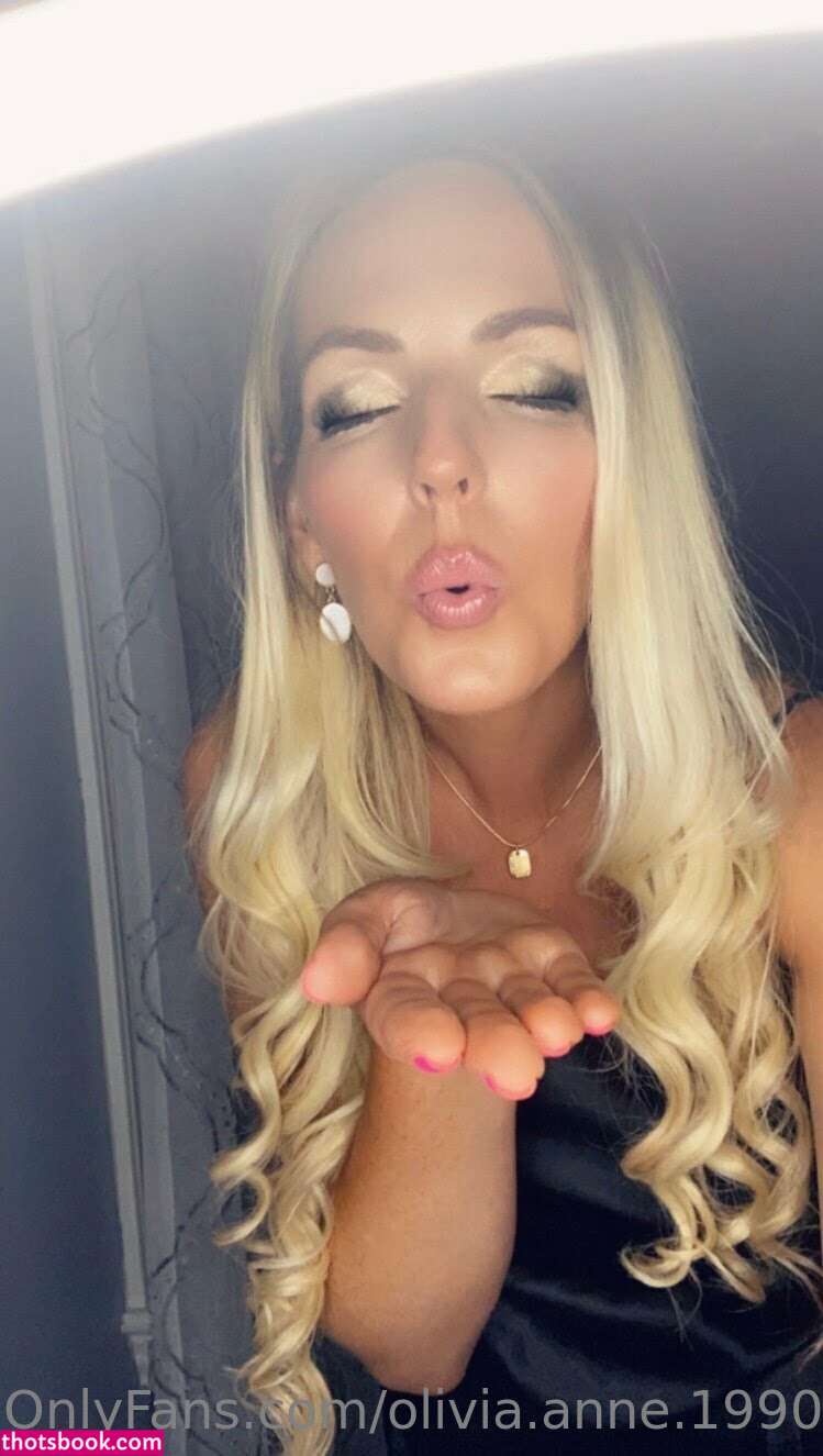 Olivia Anne 1990 Photo #10