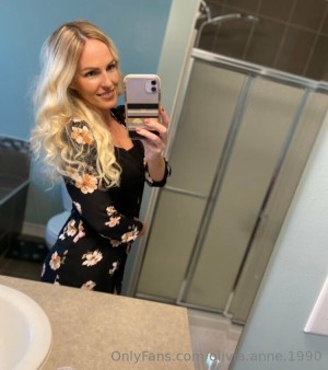 Olivia Anne 1990 Photo #19