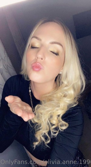 Olivia Anne 1990 Photo #22