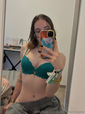 justemmamoooon Photo #13