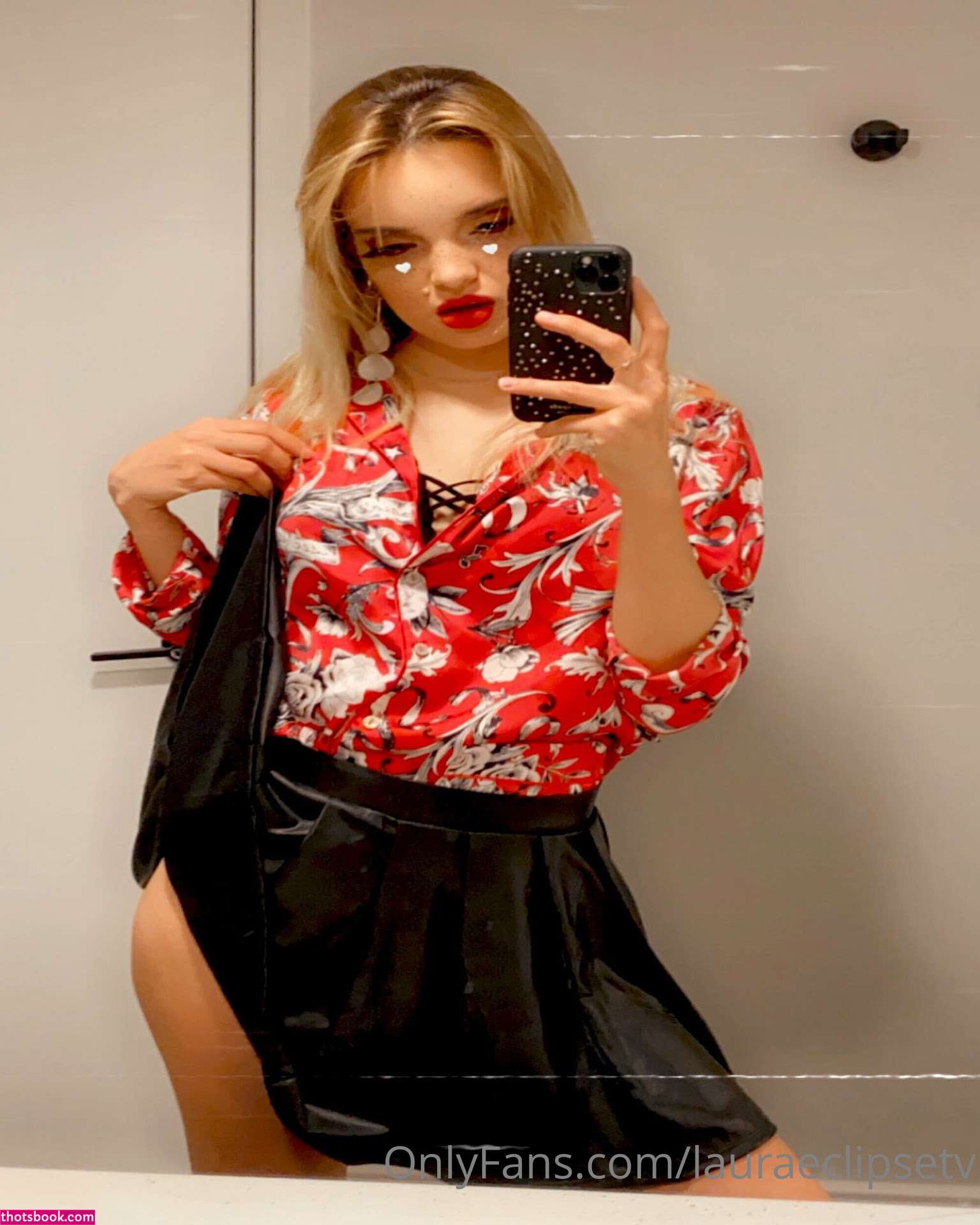 Laura Eclipse Photo #9