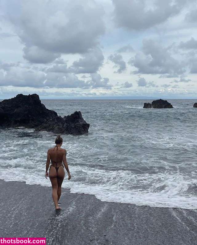 Kirstin Taylor Photo #8