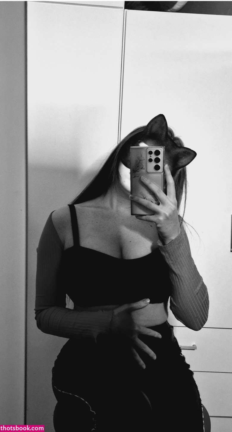 Realmisskira Photo #8