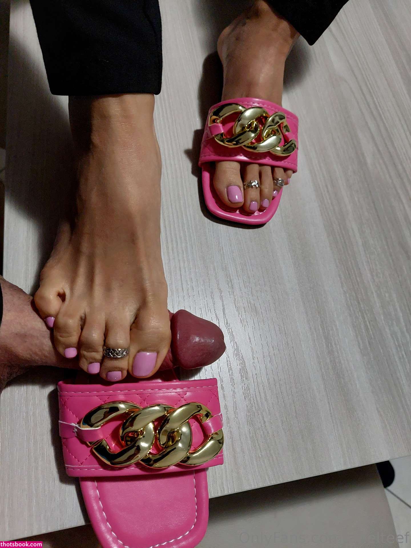 Ariel Feet Photo #12