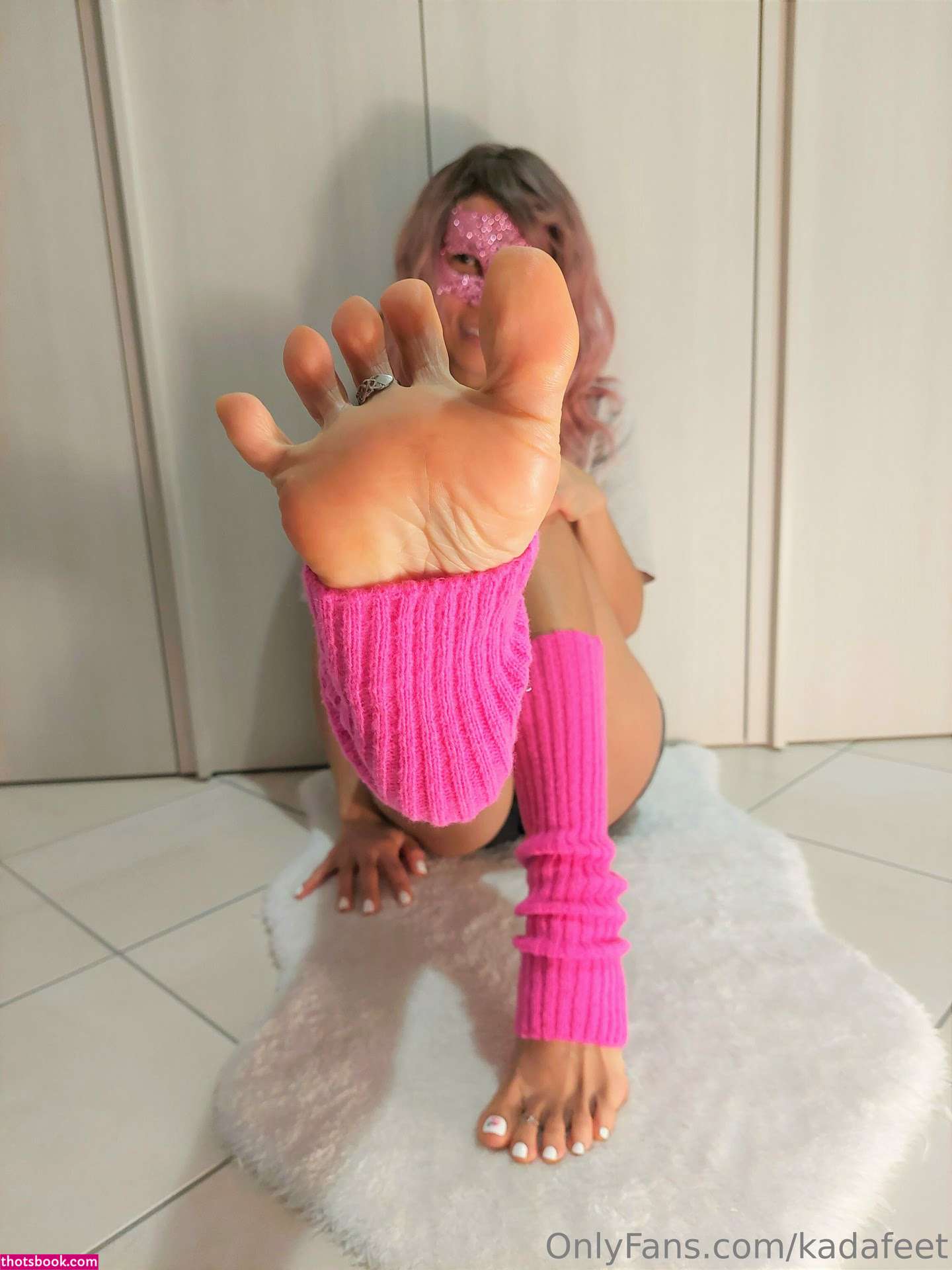 Ariel Feet Photo #24