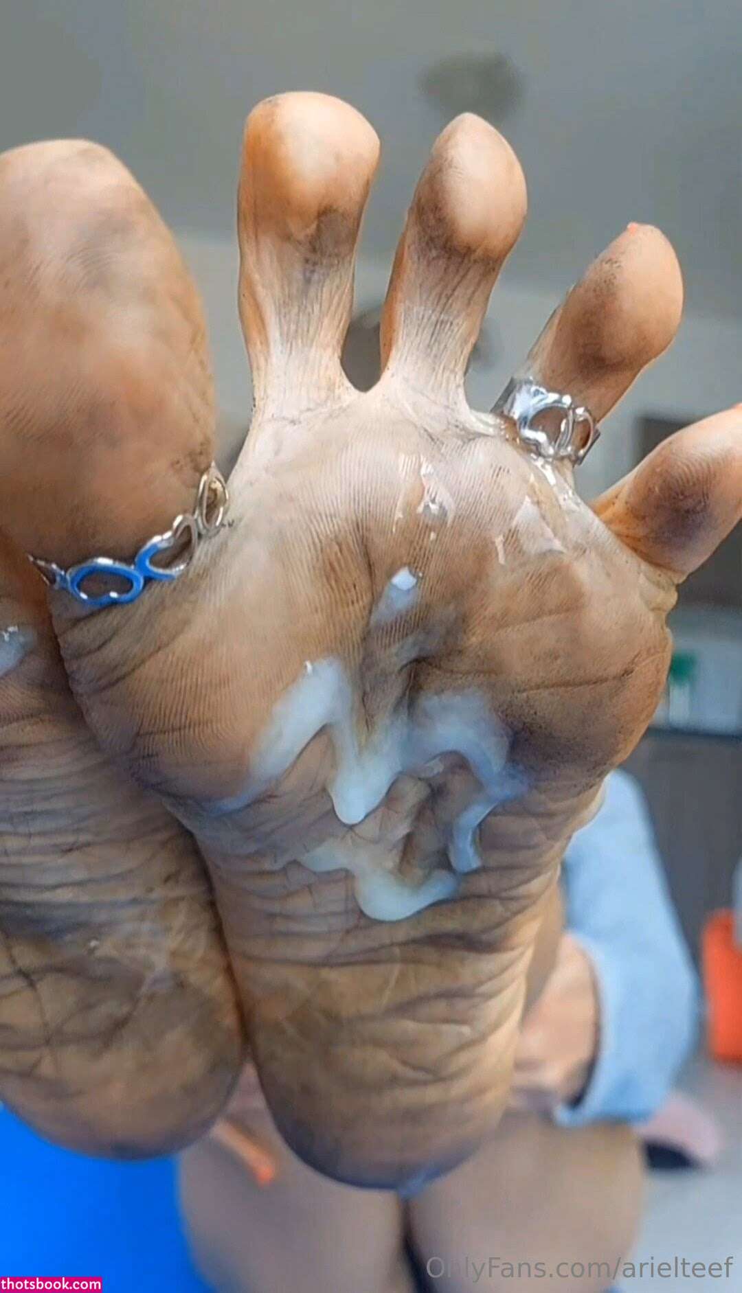 Ariel Feet Photo #43