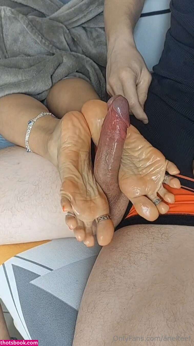 Ariel Feet Photo #55