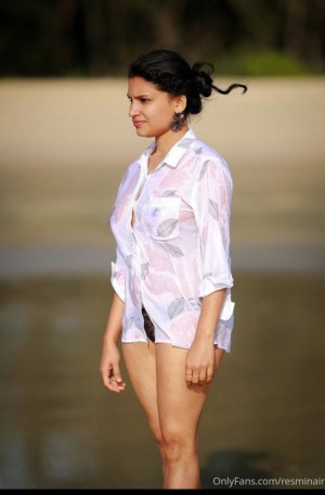 Resmi Nair Photo #4