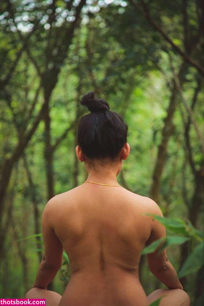 Resmi Nair Photo #24