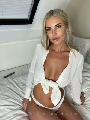 Sebine Bogaards Photo #25