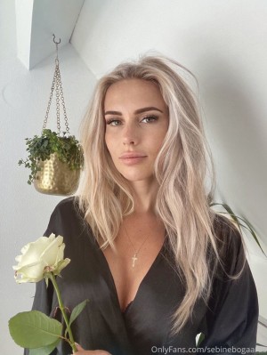 Sebine Bogaards Photo #36