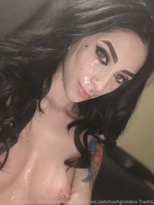 trashgoddess Photo #6