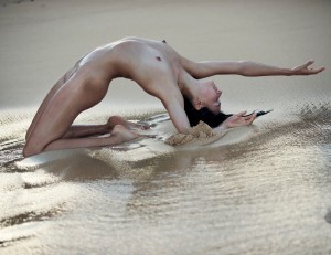 Jessica Clements Photo #8