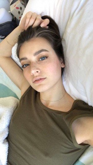 Jessica Clements Photo #29