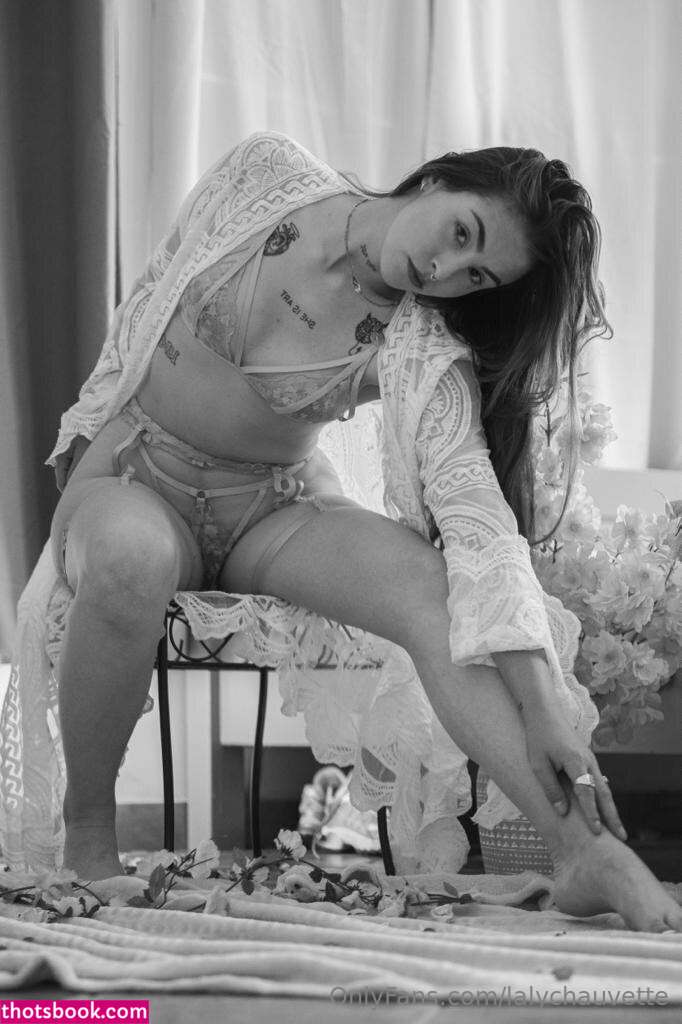 lalychauvette Photo #2