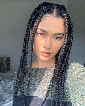 Thuzar Wint Lwin Photo #2