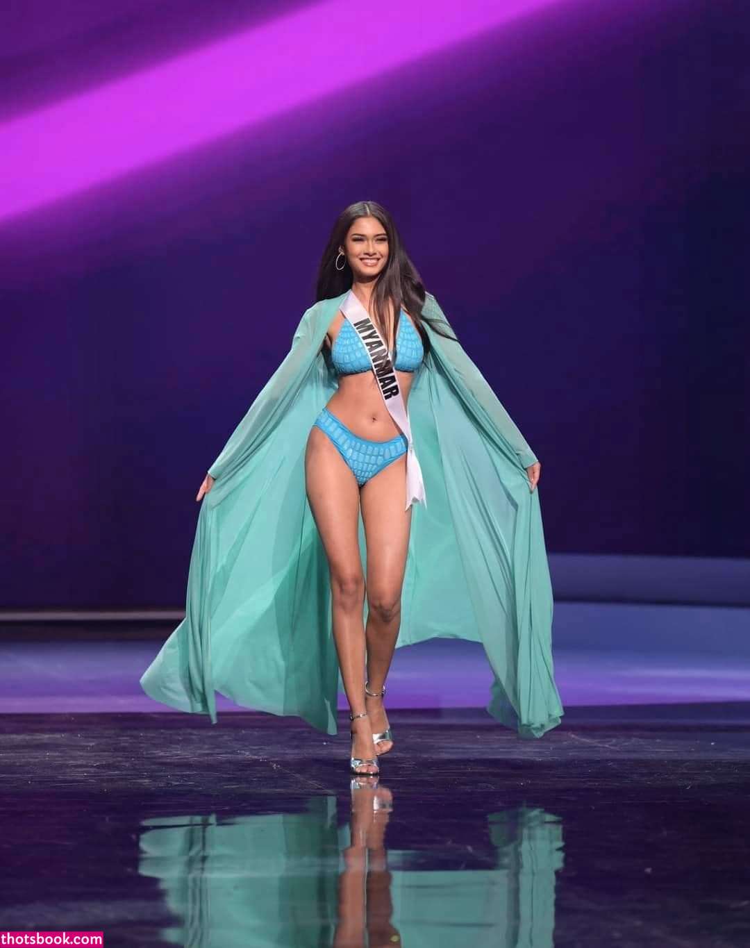 Thuzar Wint Lwin Photo #15