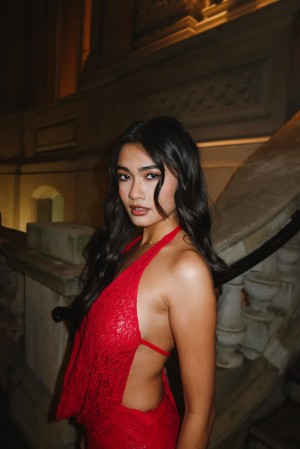 Thuzar Wint Lwin Photo #17