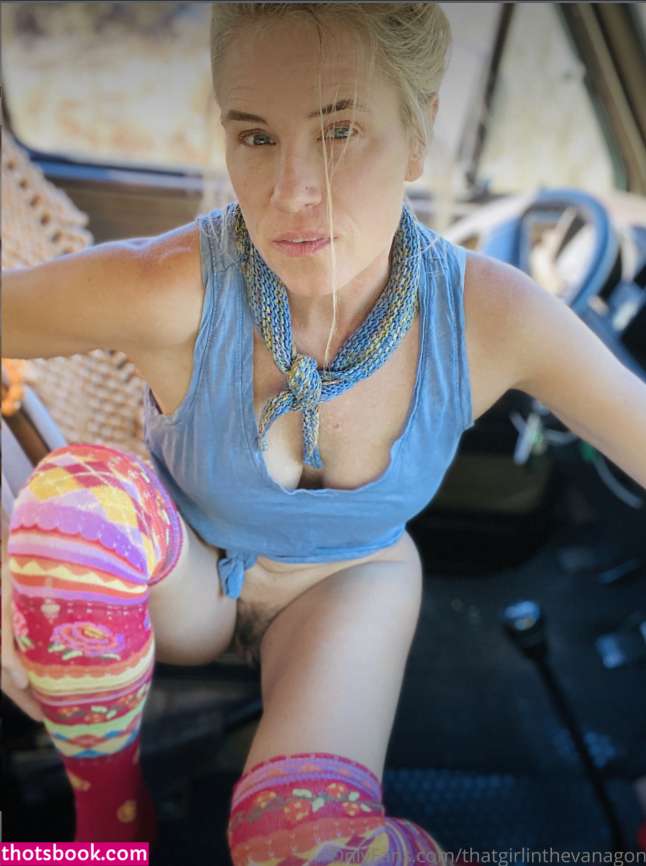 Thegirlinthevanagon Photo #14