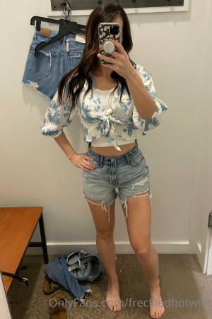 Freckledhotwife Photo #12