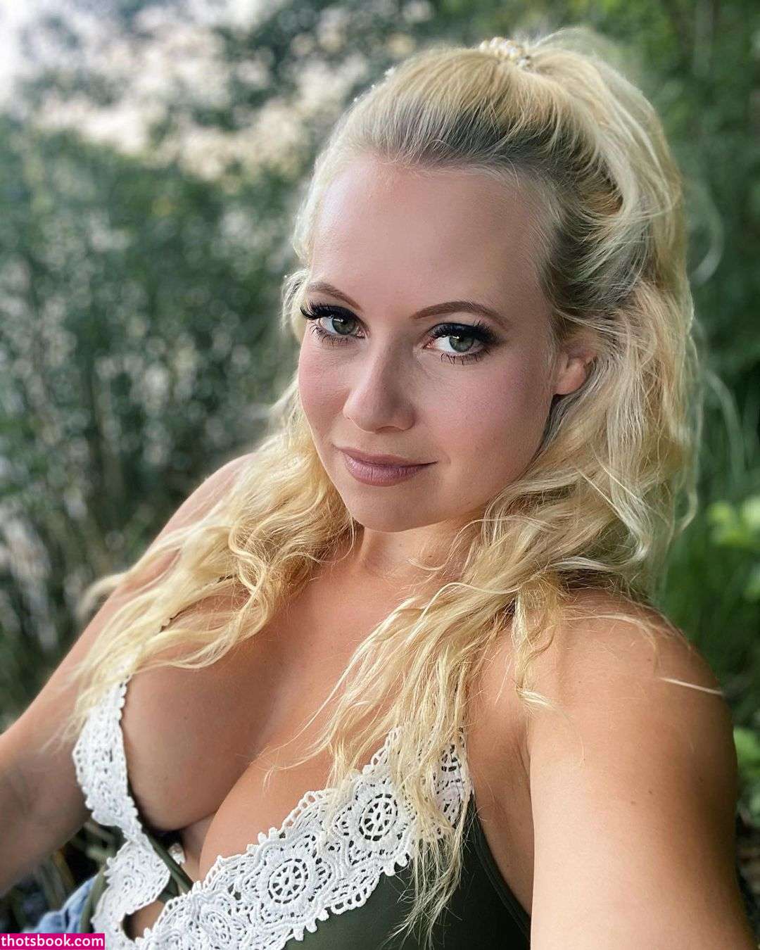 Steffi Landerer Photo #10