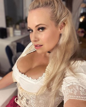 Steffi Landerer Photo #21