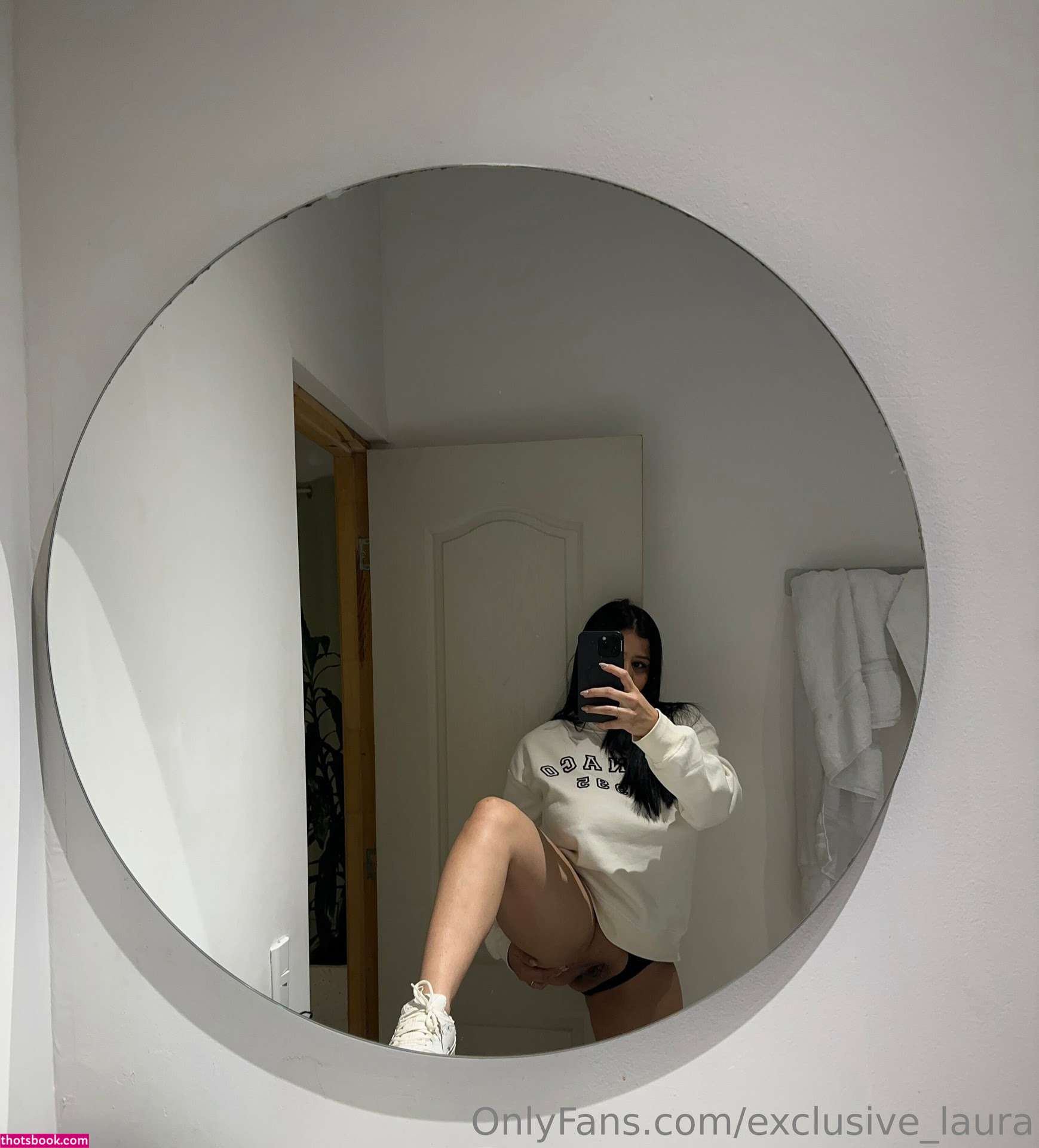 Laura Cookie Photo #1